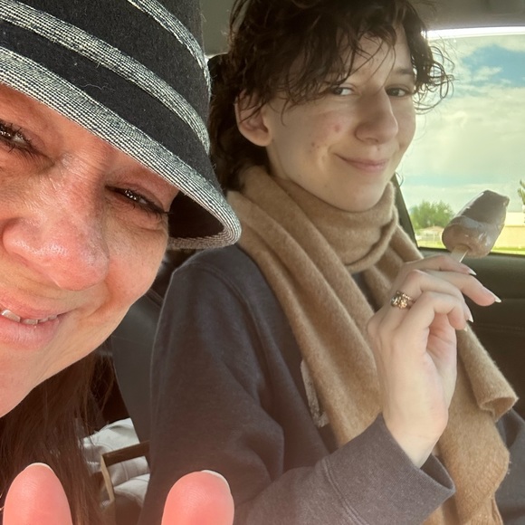 Meet your Posher, Julie - Picture 8 of 9